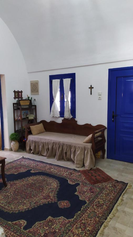 Nikolakis Traditional House In The Village. Kamari  Exterior photo